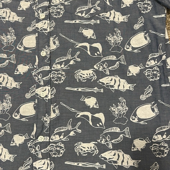 Fish button down - Picture 5 of 5